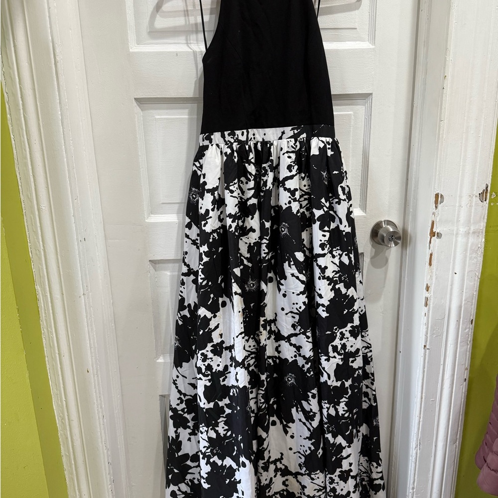 Elegant Black and White Wedding Dress